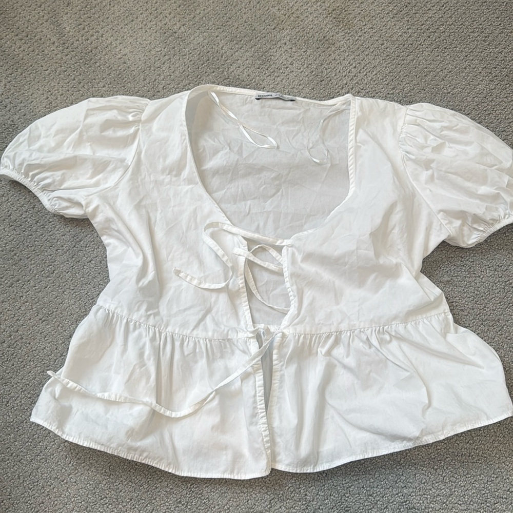 Bershka puffy sleeve tie front white top size M